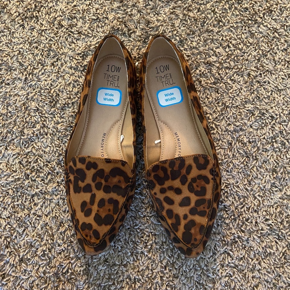 Leopard print ladies flats